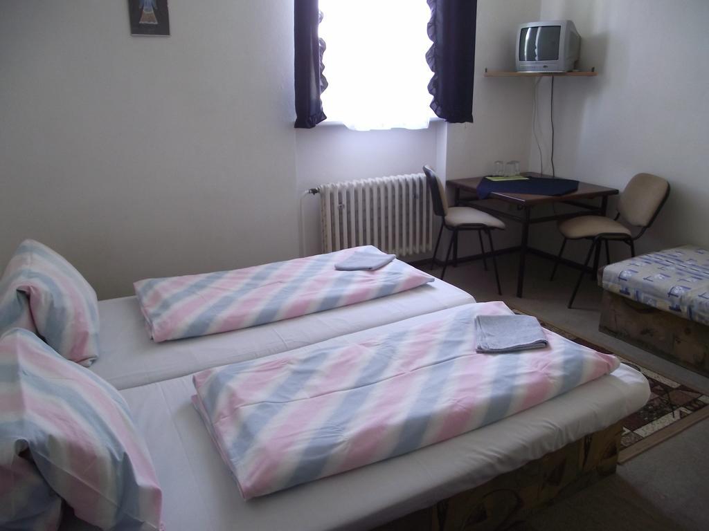 Penzion Slavia Poprad Bagian luar foto