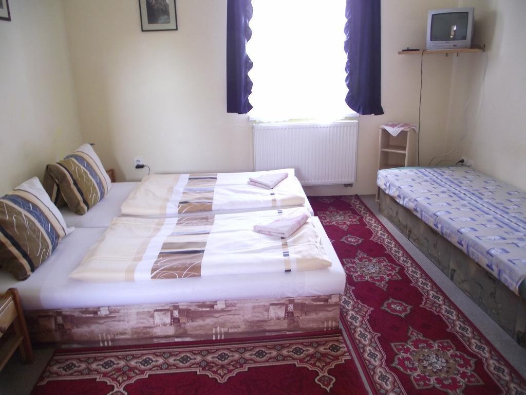Penzion Slavia Poprad Bagian luar foto