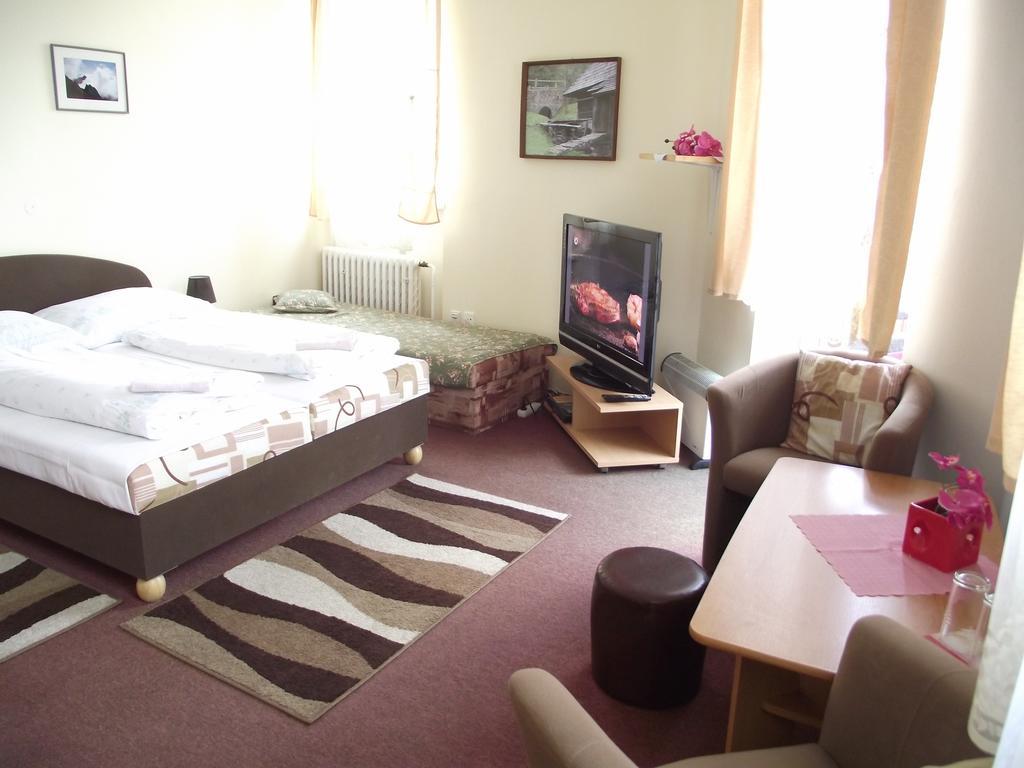 Penzion Slavia Poprad Bagian luar foto